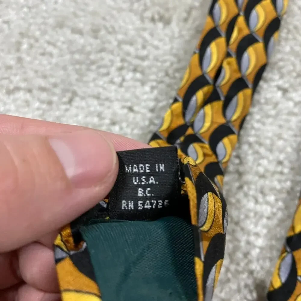 Tom James Tie Corporate Image Silk Handmade USA Necktie Absract Academia Prep